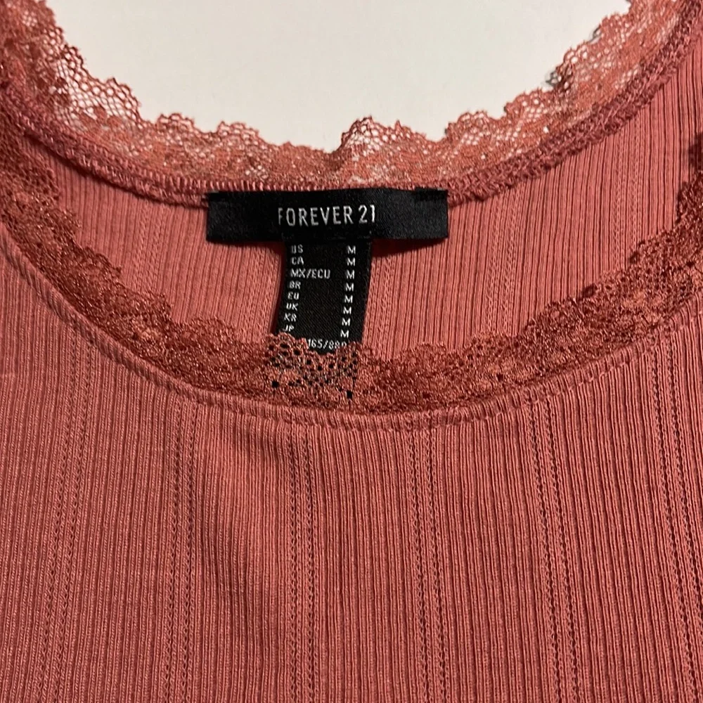 Womens medium crop top - Picture 3 of 9